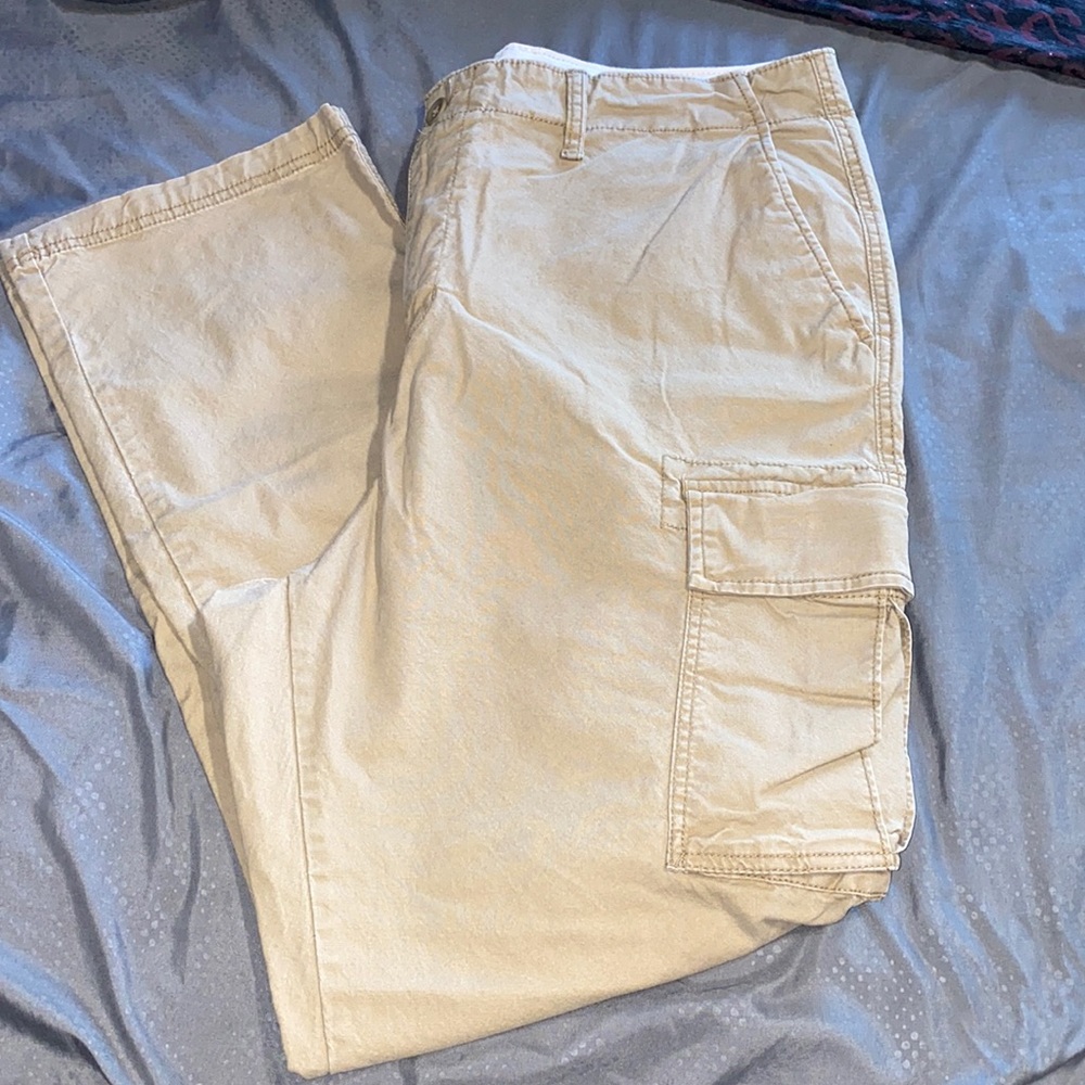 Old Navy Men’s Lived-In Straight Fit Cargo Tan Built in Flex Pants - Size 40x32